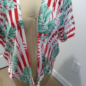Vine & Love Tropical White with Red and Green Leaf Print Kimono Size L